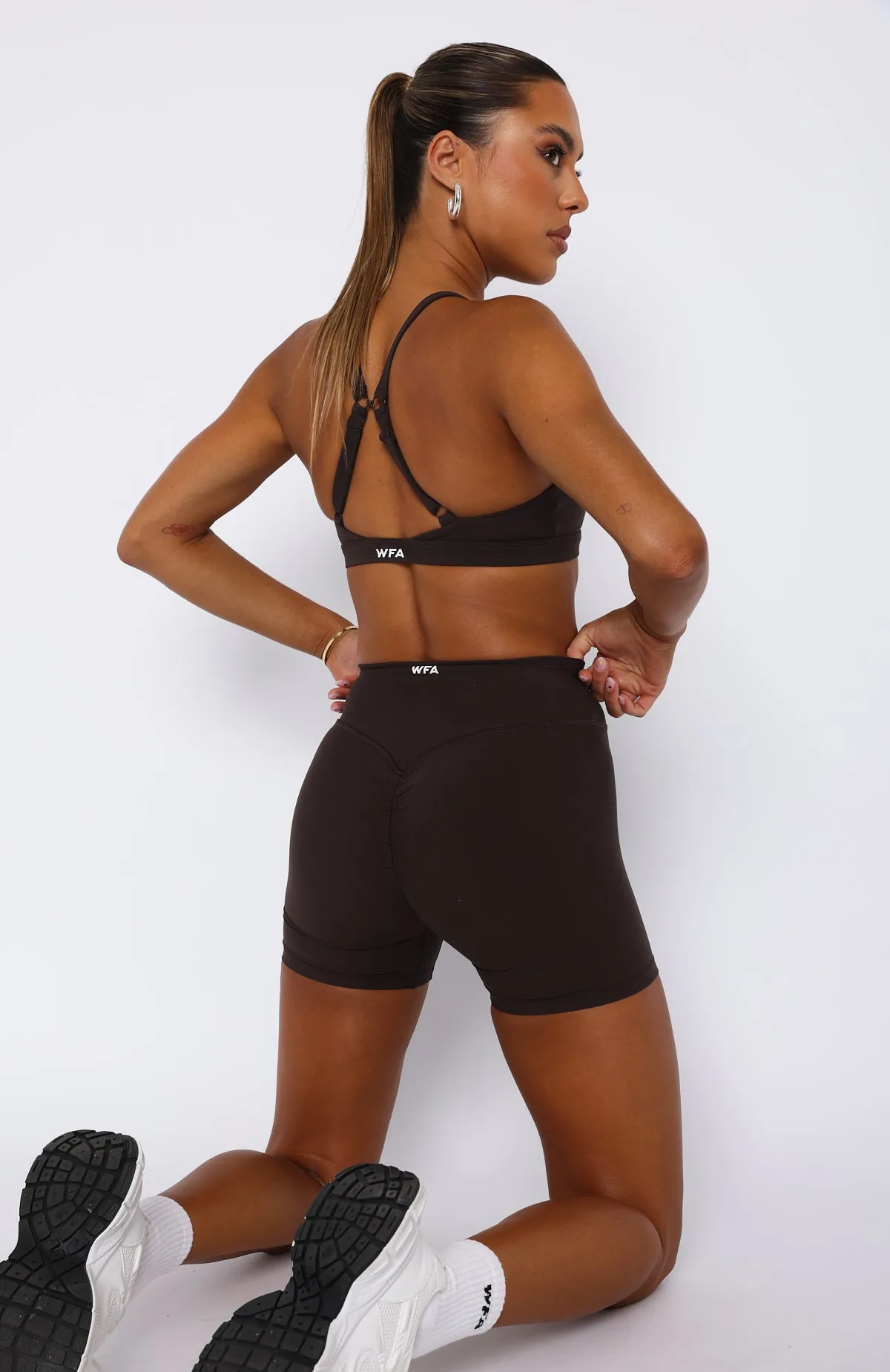 Endurance Scrunch High Waisted Shorts Espresso