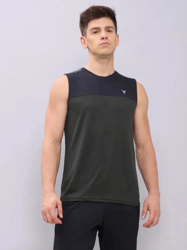 Men Colorblock Slim Fit Crew Neck Innerwear Vest with TECHNO COOL 