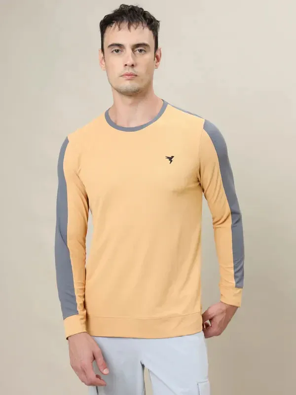 Men Colorblock Slim Fit Crew Neck T-shirt with MATPIQ