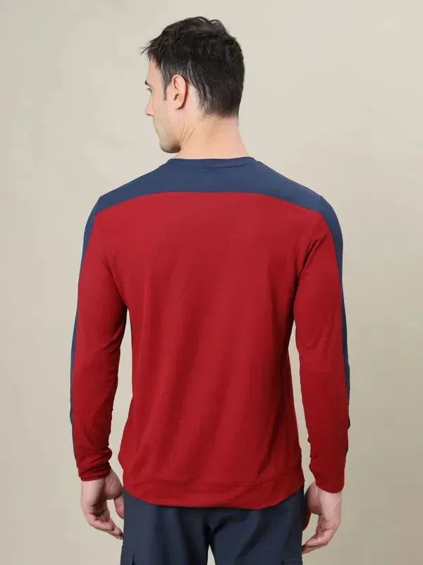 Men Colorblock Slim Fit Crew Neck T-shirt with MATPIQ