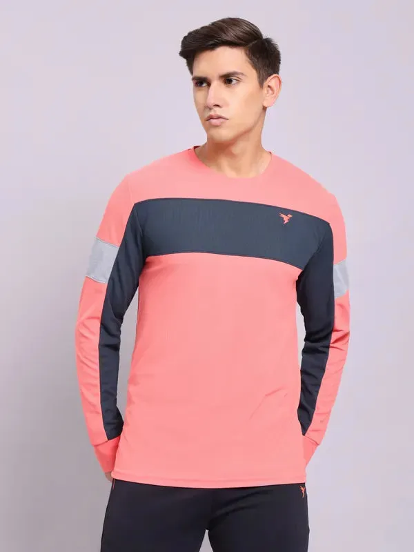 Men Colorblock Slim Fit Crew Neck T-shirt with TECHNOLITE