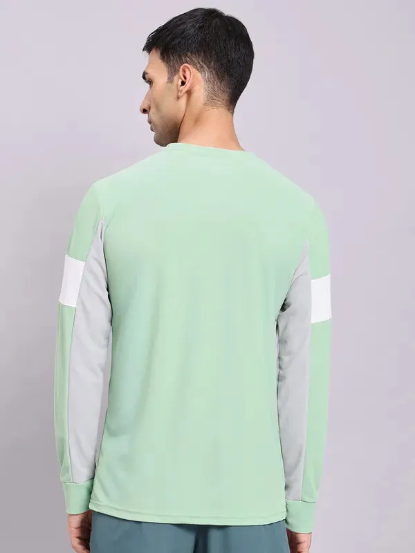 Men Colorblock Slim Fit Crew Neck T-shirt with TECHNOLITE